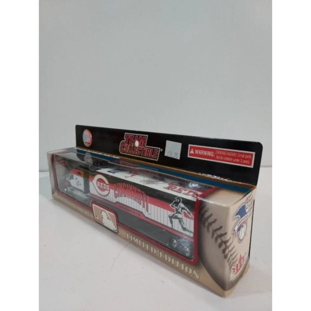 NIP Fleer Collectibles Die Cast 1:80 MLB 2003 Cincinnati Reds Semi Truck